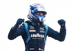 F2 Hongaria: Latifi dominan di feature, Gelael ke-15