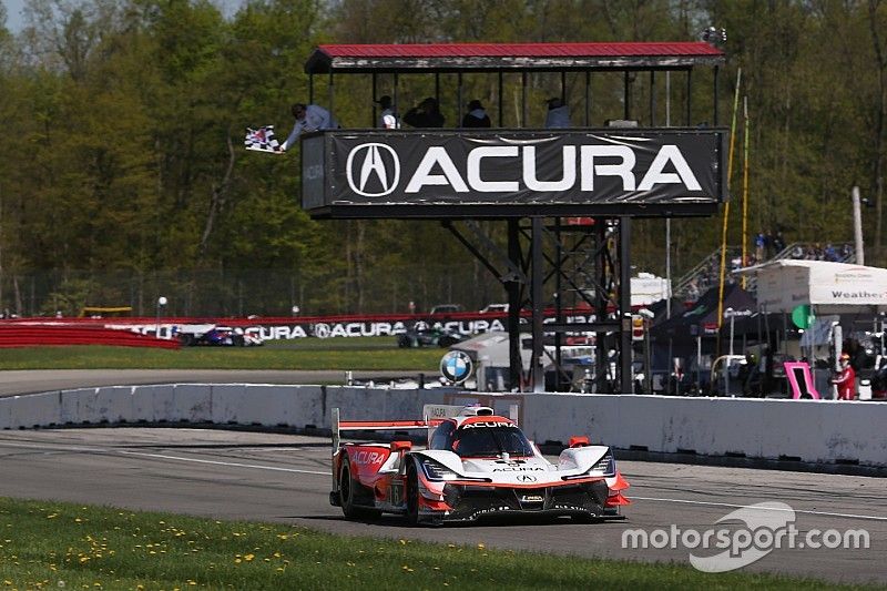 #6 Acura Team Penske Acura DPi, DPi: Juan Pablo Montoya, Dane Cameron taking the checker flag