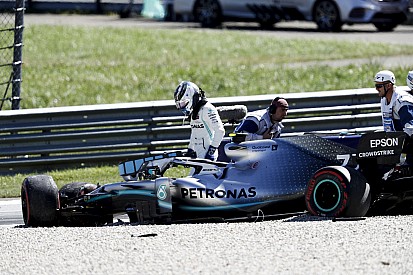 Bottas à la faute, puni par le vent et le tracé