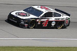 Kevin Harvick tops Hendrick teammates for Stage 2 win