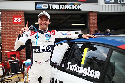 Oulton Park BTCC: Turkington pips Tordoff to pole by 0.027s