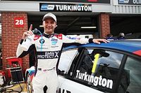 Oulton Park BTCC: Turkington pips Tordoff to pole by 0.027s