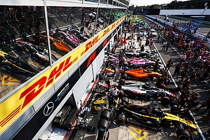 Magnussen: Renault ile savaş son yarışa kadar sürecek
