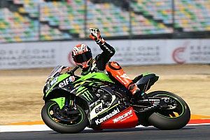 Magny-Cours, Superpole: Tom Sykes demolisce il record della pista e oggi partirà al palo. Male le Ducati
