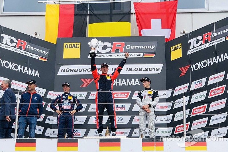 Podio: il vincitore della gara Thierry Neuville, Hyundai, il secondo classificato Max Hesse, Hyundai, il terzo classificato Julien Apothéloz, Topcar Sport