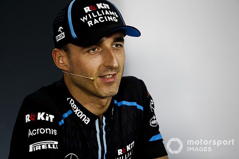 Robert Kubica, Williams Racing, durante la conferenza stampa