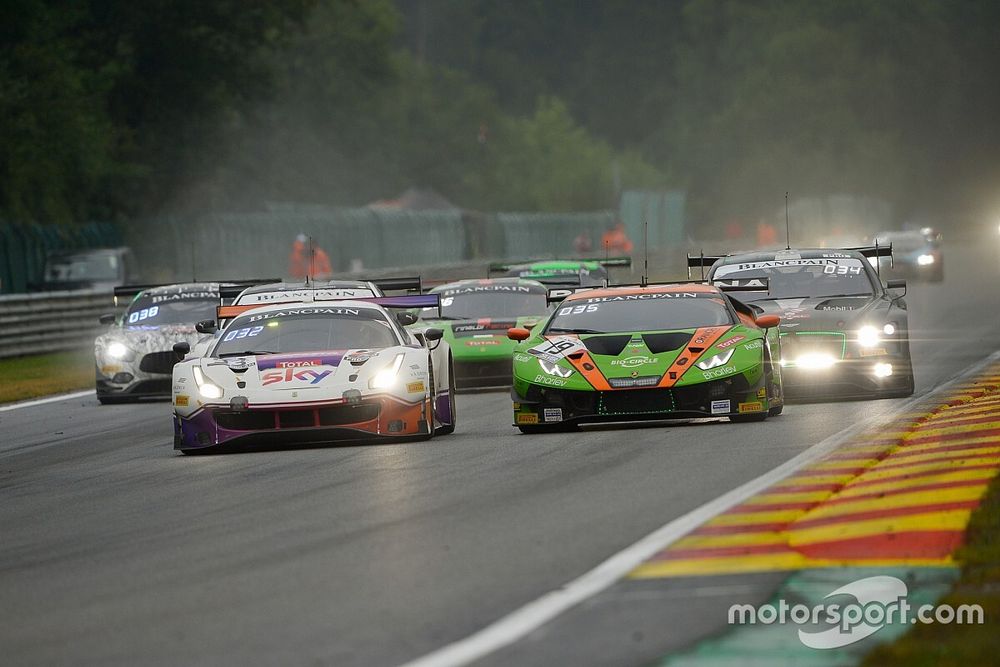 #93 Tempesta Racing Ferrari 488 GT3: Chris Buncombe, Edward Cheever, Chris Froggatt, Giancarlo Fisichella, #19 GRT Grasser Racing Team Lamborghini Huracan GT3 2019: Arno Santamato, Gerhard Tweraser, Lucas Mauron, Andrea Amici