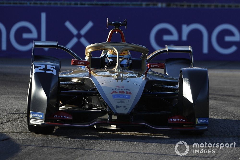 Vergne op pole voor derde Formule E-race Berlijn, Frijns zesde