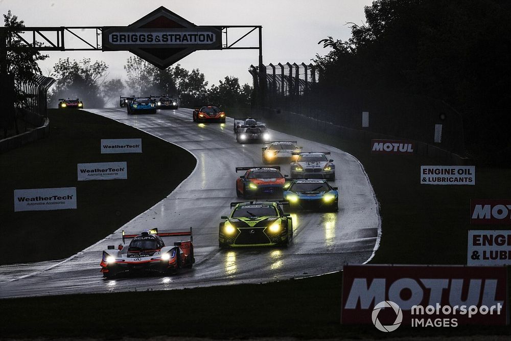 IMSA: clamorosa vittoria di Acura e Corvette sotto al diluvio