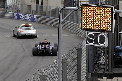 A Forma-1 júliusban sem startolhat el? Webber sem túl biztos a dátumban