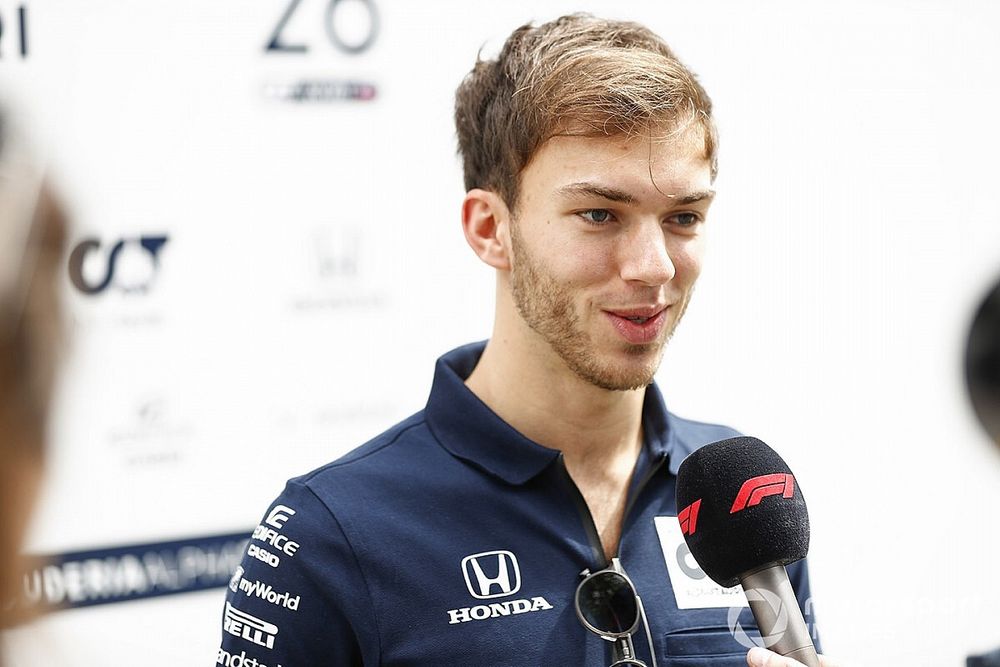 Pierre Gasly, AlphaTauri, parle à la presse