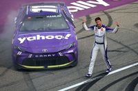 Nascar Cup: Hamlin logra una dram&aacute;tica victoria en Michigan