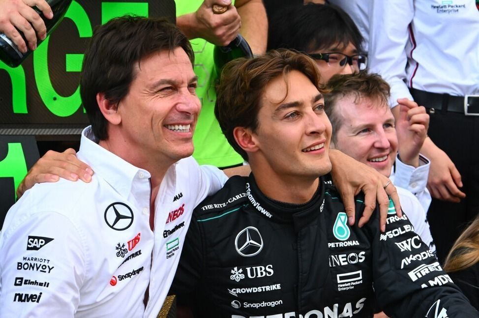 Russell liefert, Mercedes z&ouml;gert: Was l&auml;uft da hinter den Kulissen?