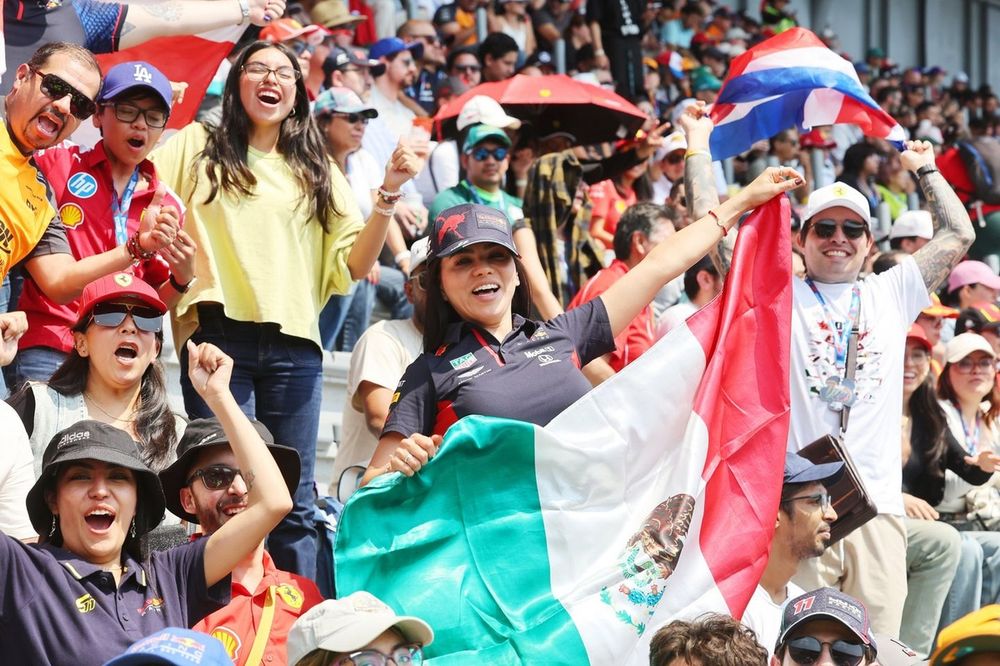 Gran Premio del Messico: Celebra 10 Anni da Tutto Esaurito, Resistendo all'Assenza di Sergio Perez
