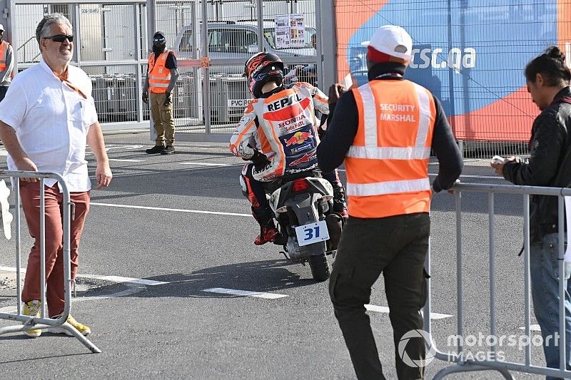 Lorenzo sufre una fisura en una costilla y estará tres semanas de baja