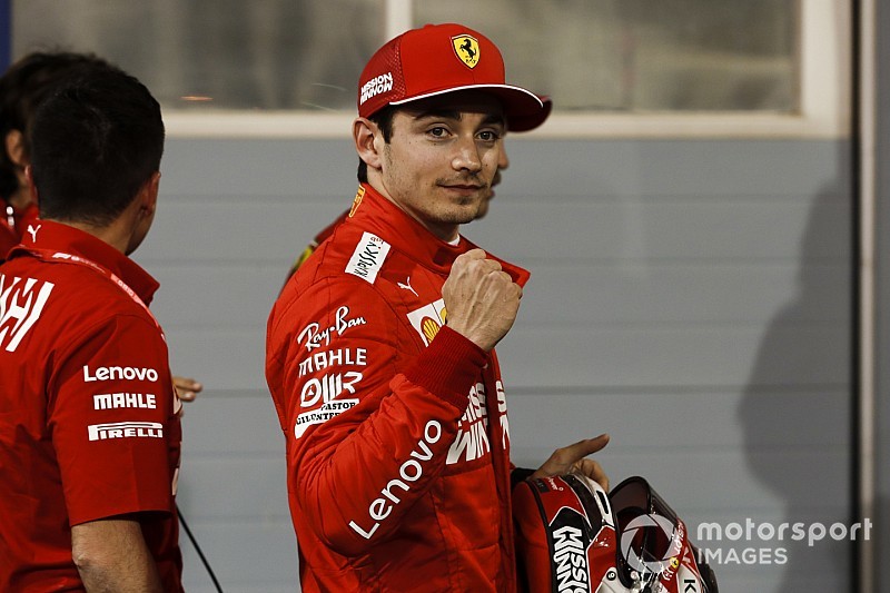 Leclerc comemora 1ª pole na F1 e elogia Vettel: "Aprendi muito com ele"