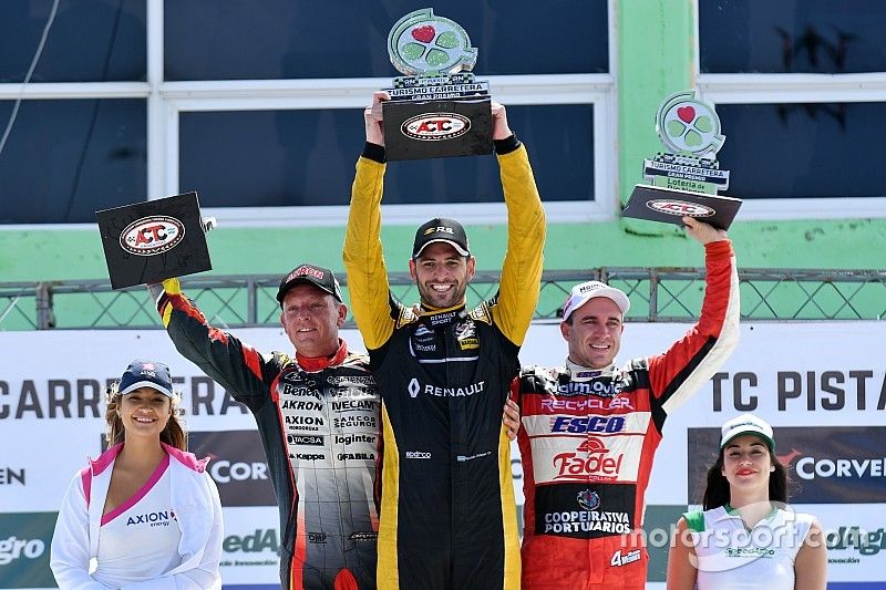 Podio: ganador de la carrera Facundo Ardusso, Renault Sport Torino Team, segundo lugar Guillermo Ortelli, JP Carrera, y tercer lugar Mariano Werner, Werner Competición