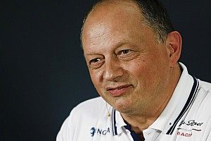 Az Alfa Romeo főnöke vicces kedvében volt, amikor a Ferrari-motorról kérdezték (videó)