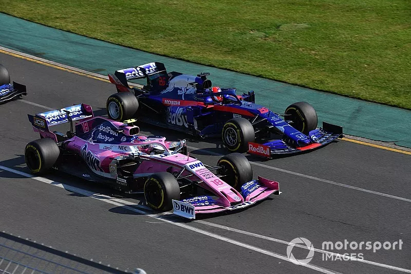 Lance Stroll, Racing Point RP19 en Kvyat, Toro Rosso STR14, bij de start