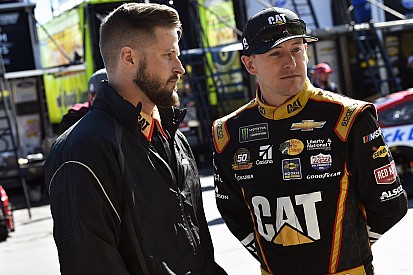 Daniel Hemric gana la pole para el All-Star Open y Suárez en 4°