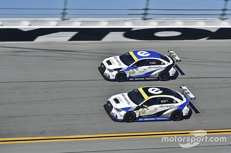 A Daytona sono 14 le TCR in pista con Alfa Romeo, Audi, Honda e Hyundai a darsi battaglia in 4h
