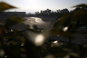 Video: Vettel ve Hamilton'ın testlerdeki en hızlı turu