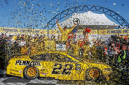 Logano derrota Keselowski em grande final em Las Vegas