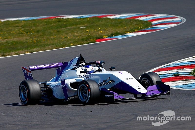Chadwick es la más rápida en la primera sesión en Hockenheim