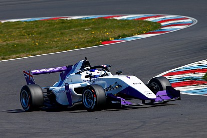Chadwick es la más rápida en la primera sesión en Hockenheim