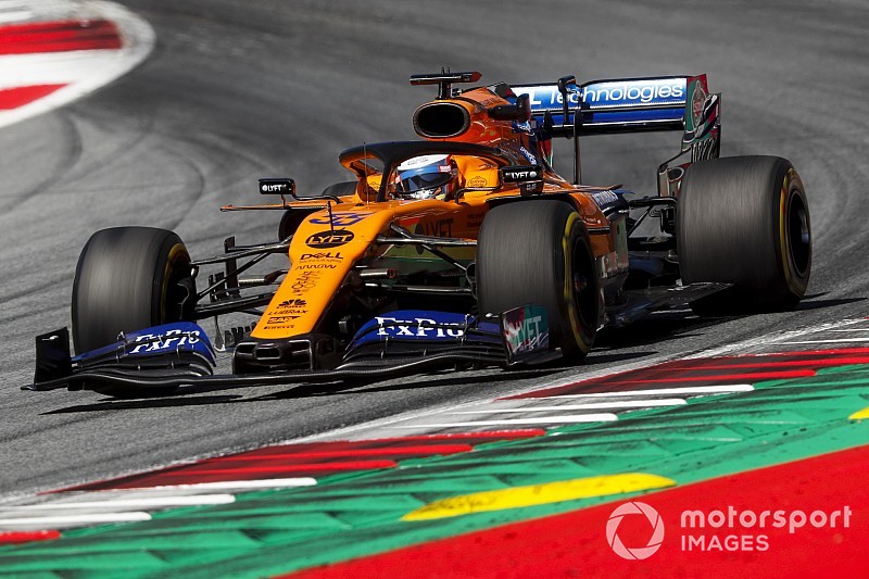 Sainz baalt van gridstraf na competitieve trainingen