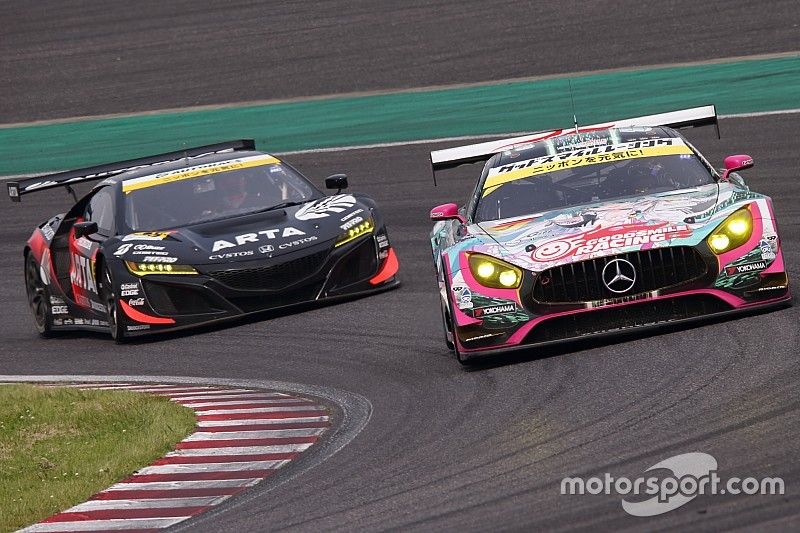 #4 Goodsmile Racing & Team Ukyo Mercedes AMG GT3: Nobuteru Taniguchi, Tatsuya Kataoka
