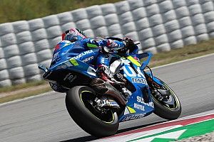 Rins: “El nuevo chasis nos ayuda en la frenada, pero penaliza la curva”