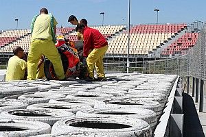 Lorenzo sufre otra aparatosa caída en el test de Montmeló