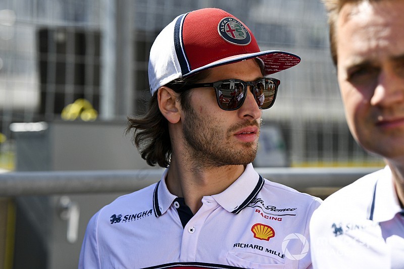 Il GP del Canada inizia in salita per Giovinazzi, a muro alla curva 9