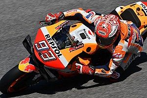 MotoGP, Mugello, Warm-Up: Marquez al top, ma risale Dovizioso. Rossi sempre indietro