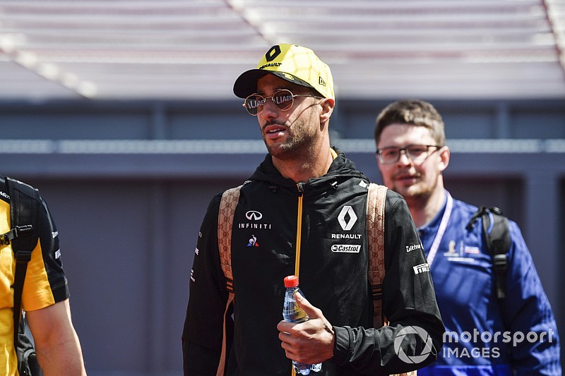 Webber bezorgd om Ricciardo: "Renault moet het wel waarmaken"