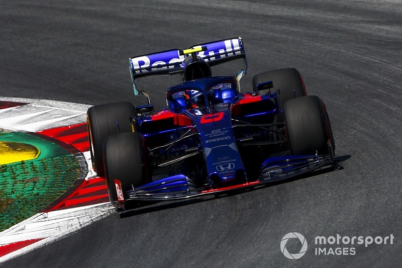 Элбон: У Toro Rosso проблемы с балансом, но мы вернемся в борьбу