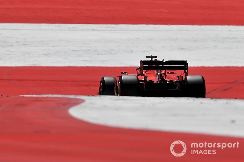 Vettel geveld door drukprobleem in motor: "Maar snelheid is goed"