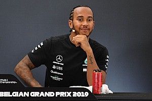 Hamilton sosem kérte a csapattársai segítségét
