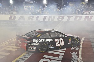 Erik Jones to remain at Joe Gibbs Racing next season