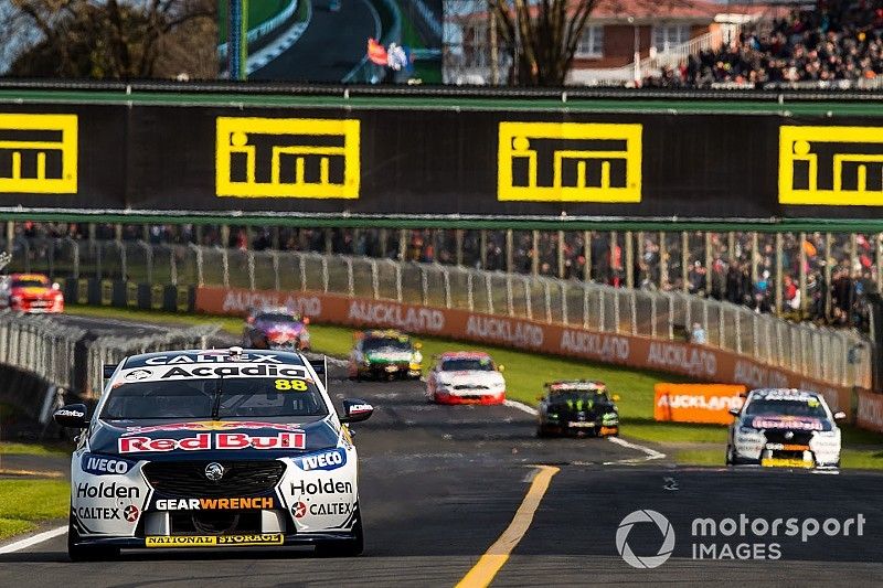 Supercars officials defend Safety Car stance