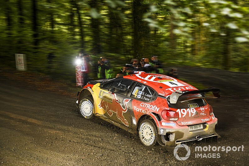 Lappi poza drogą