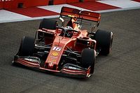 Leclerc imponeert met snelle tijd in VT3, Verstappen naar P6