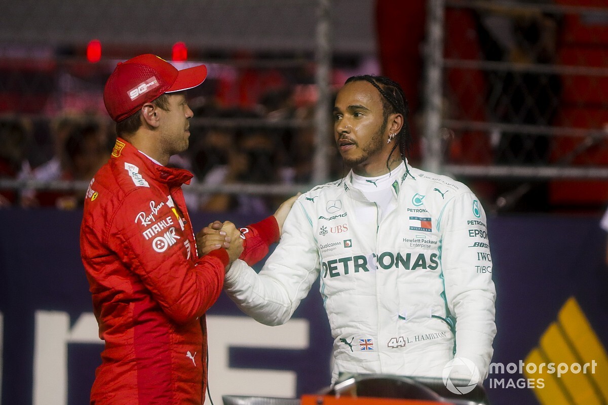 Hamilton verwijdert Instagram-post over vertrek bij Mercedes