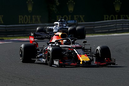 Így darálta be Hamilton Verstappent a Hungaroringen: videó