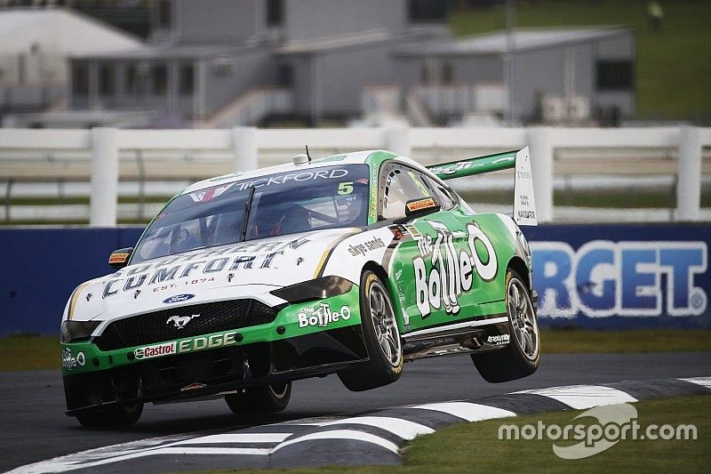 Pukekohe Supercars: Holdsworth sets new practice record