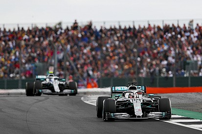 Silverstone obserwuje sytuację