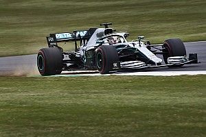 Hamilton fue "contra el equipo" al no hacer una segunda parada