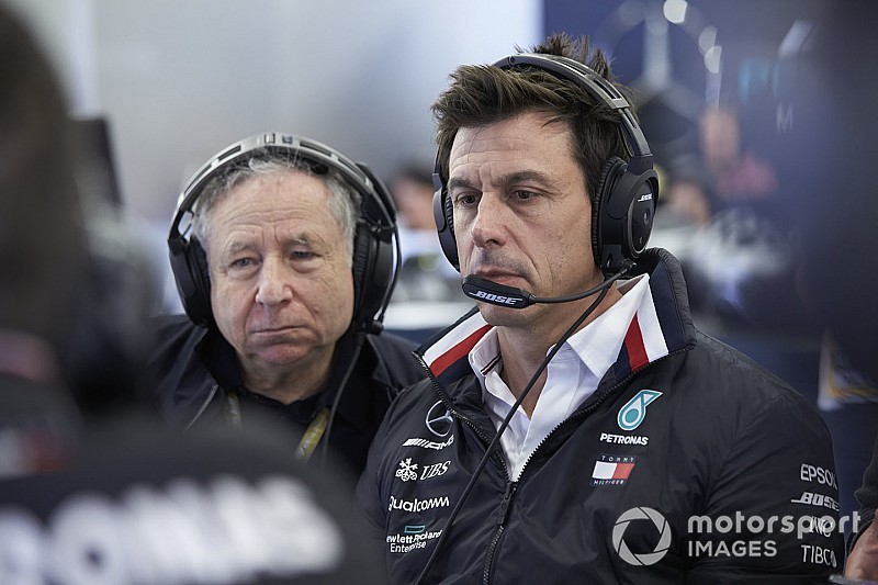 Toto Wolff szerint Hamilton jó úton van a schumacheri magasságok felé
