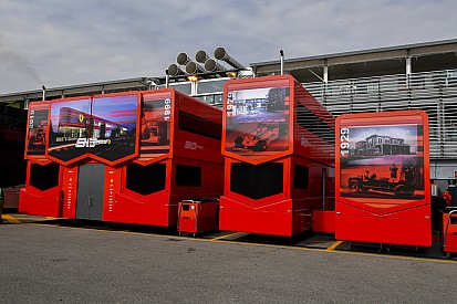 Ferrari подарила врачам Модены машину скорой помощи. Довольно медленную